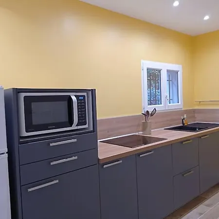 Petite Maison Dans Un Ecrin De Verdure Vakantiehuis Les Angles (Gard)