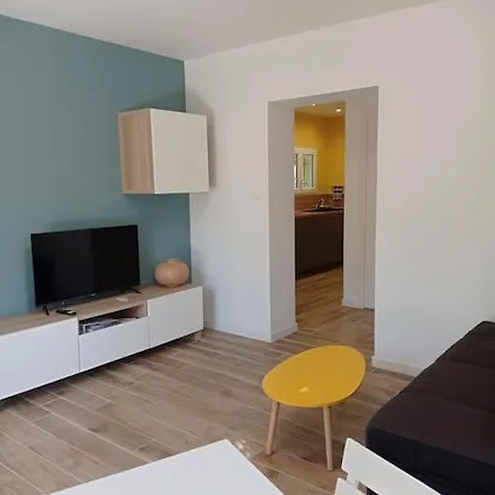 Vakantiehuis Petite Maison Dans Un Ecrin De Verdure