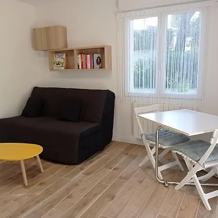 Petite Maison Dans Un Ecrin De Verdure
